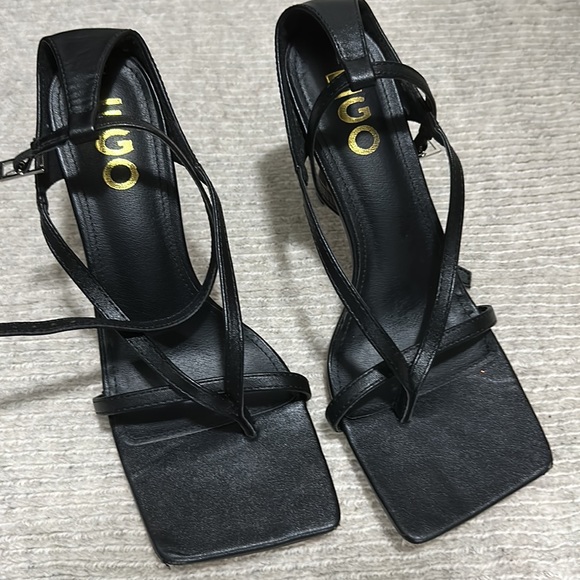 EVE SQUARE TOE STRAPPY HEEL IN BLACK FAUX LEATHER - Picture 3 of 4